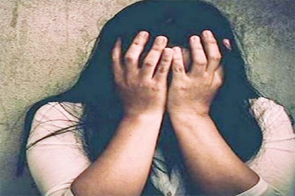 پنجاب میں شرمناک واقعہ! فیکٹری میں لڑکی سے زیادتی، چھیڑ چھاڑاور پھر۔۔۔۔