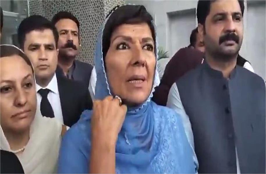 پاکستان : عمران خان کی بہن علیمہ کے خلاف غیر ضمانتی وارنٹ جاری