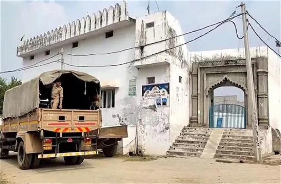 سنبھل میں ایک اور مسجد گرانے کی تیاری، موقع پر بھاری پولیس فورس تعینات، غیر قانونی تعمیر کا دعویٰ