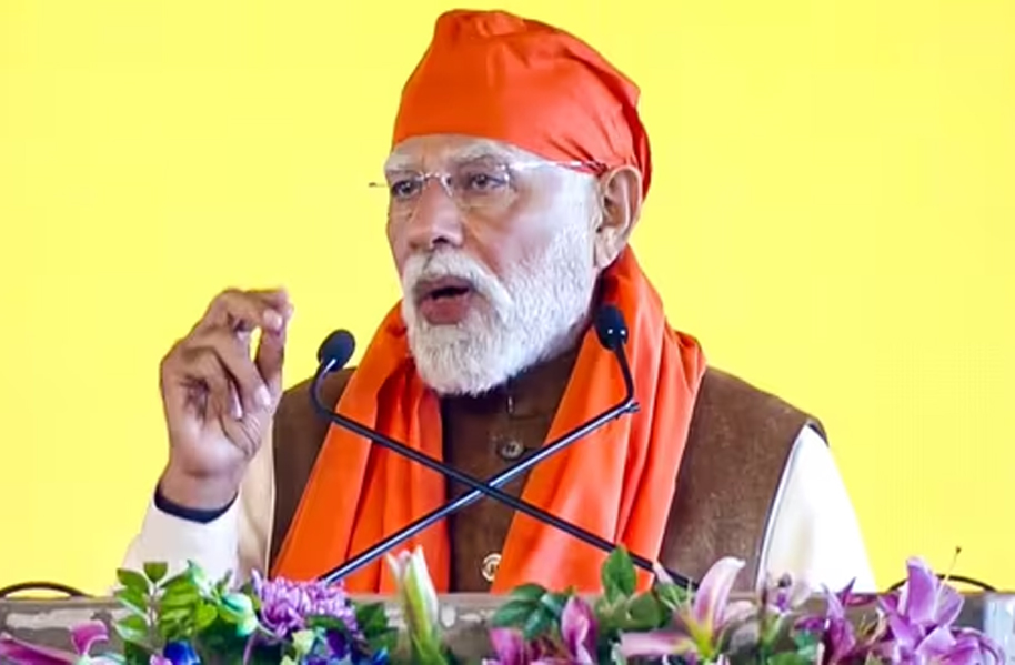 نیا بھارت دہشت گردی سے نہ ڈرتا ہے نہ جھکتا ہے : پی ایم مودی