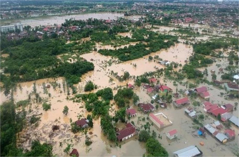 بڑا حادثہ : انڈو نیشیا میں لینڈ سلائیڈنگ اور سیلاب کا قہر ! سُماترا جزیرے پر 10 افراد جاں بحق،  6  لاپتہ