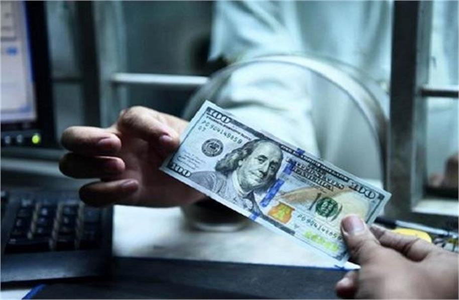 پاکستان میں نیا قانون بنا سر درد، اب نقد میں نہیں ملے گی غیر ملکی کرنسی ! ڈالر خریدنا ہوگا مشکل