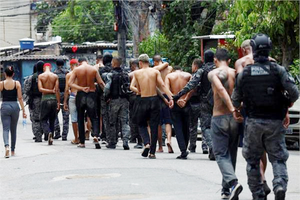 ایک سو اکیس(121) لوگوں کا انکاونٹر: دنیا کی سب سے بڑی پولیس کارروائی کے بعد ملک میں مچا ہنگامہ