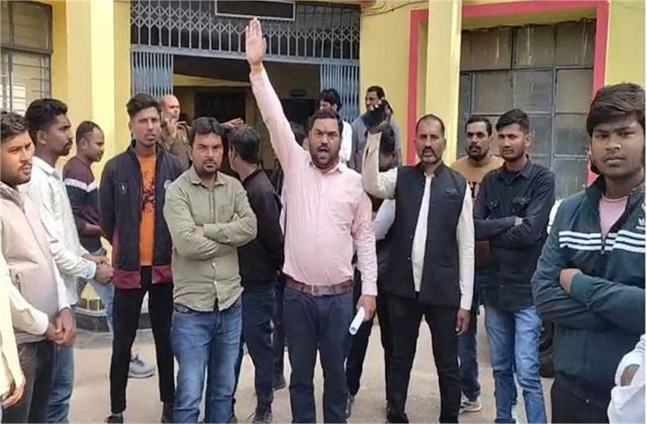 مدھیہ پردیش:  ''جے سیا رام '' کہنے پر طالب علم کی بے رحمی سے پٹائی ، والدین نے کیا ہنگامہ ، اسکول انتظامیہ نے دی یہ صفائی