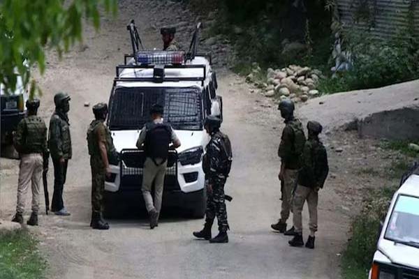 کشمیر میں چھاپوں کے دوران سی آئی کے کی حراست میںڈاکٹر اور اس کی بیوی