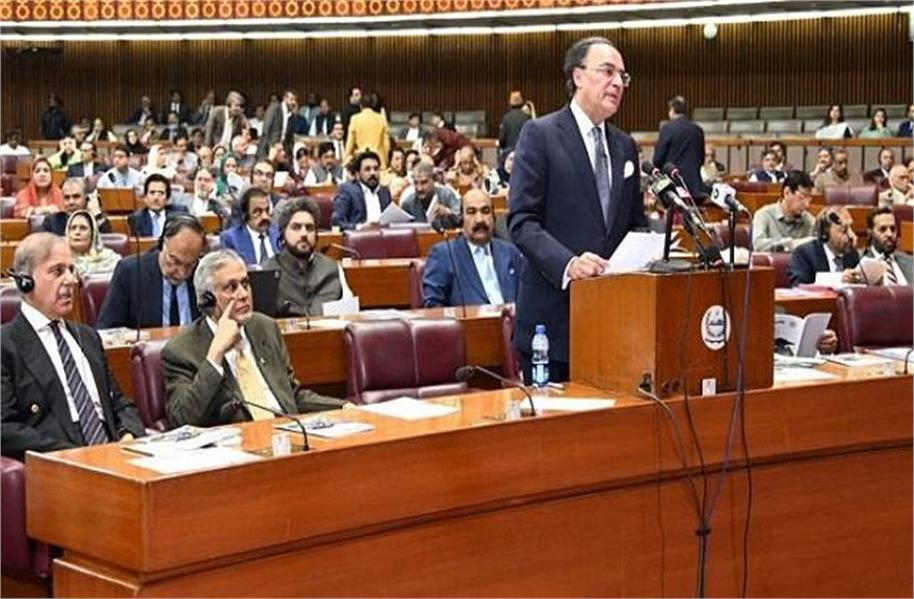 پاکستان نے 50 ارب روپے کا اضافی دفاعی بجٹ کیا منظور، افغان- ایران سرحد پر پھر لگے گی باڑ