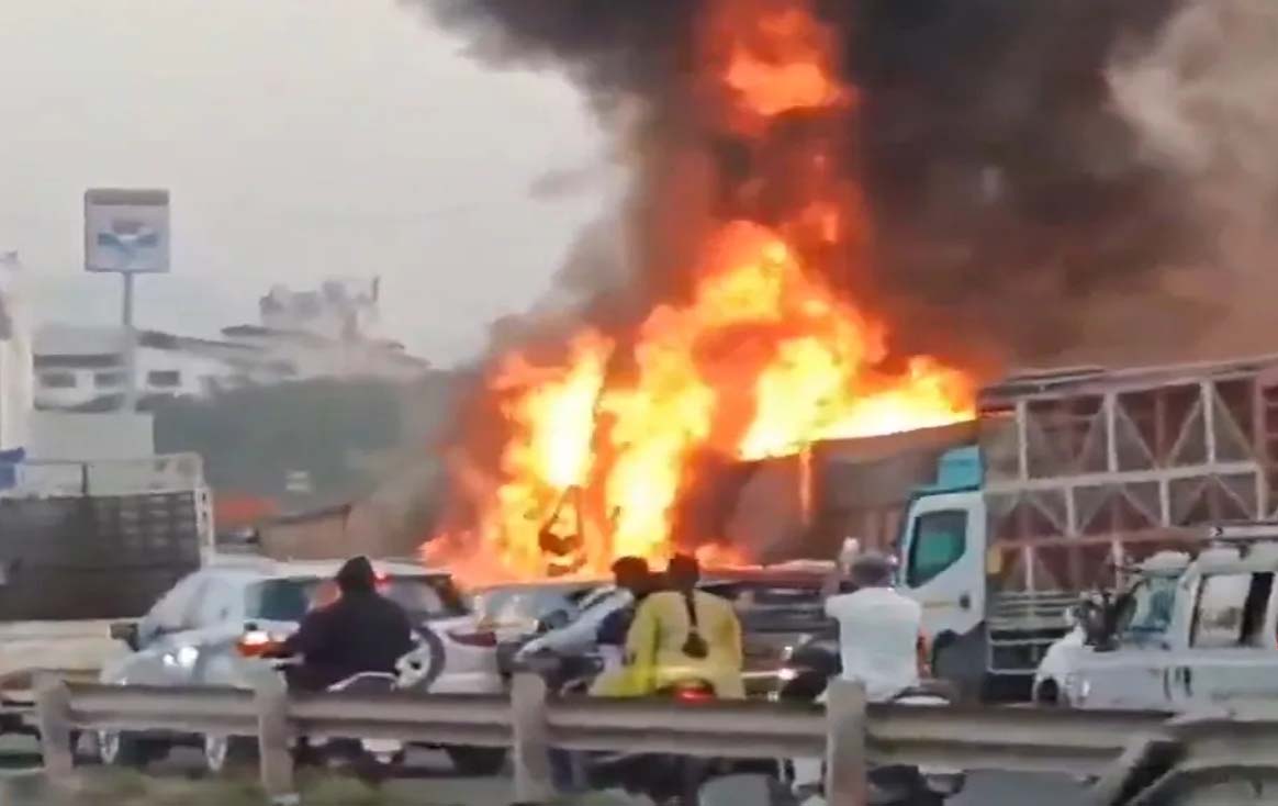 پونے میں بڑا سڑک حادثہ! 5 لوگوں کی دردناک موت