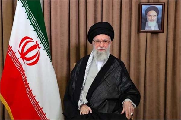 خامنہ ای کا چونکا دینے والا بیان،مغرب میں عورتیں صرف عیاشی کی چیز… کوئی عزت نہیں، اسلام دیتا ہے اصلی آزادی
