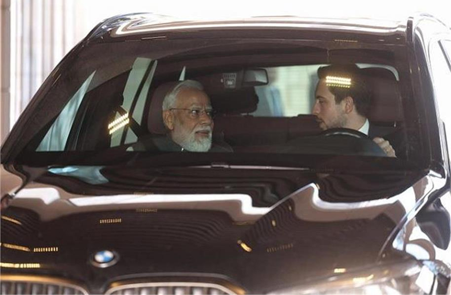 ہندوستان - اردن دوستی کے تاریخی پل : پی ایم مودی کو خود گاڑی چلا کر لے گئے شہزادہ الحسین، ویڈیو