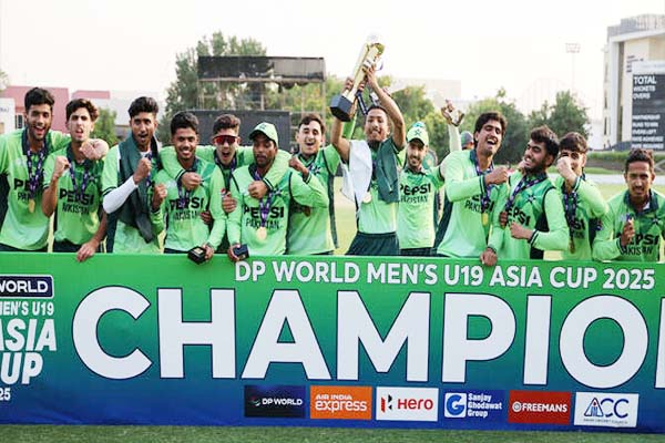 پاکستان نے بھارت کو 191 رنز سے دی شکست ، نڈر 19 ایشیا کپ 2025 کا خطاب جیت لیا