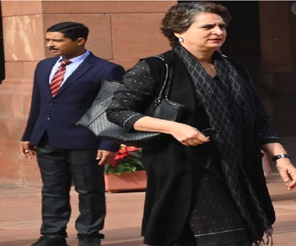 حکومت خود پارلیمنٹ چلانا نہیں چاہتی ہے: پرینکا گاندھی