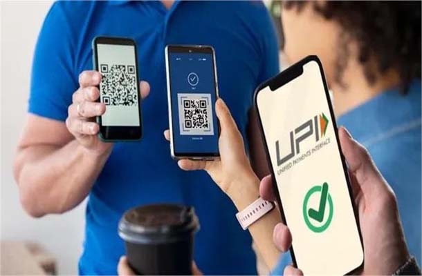 یو پی آئی کے استعمال میں نوجوان سب سے آگے، ہندوستان کے 85.5% گھروں میں ہے کم از کم ایک اسمارٹ فون ہے