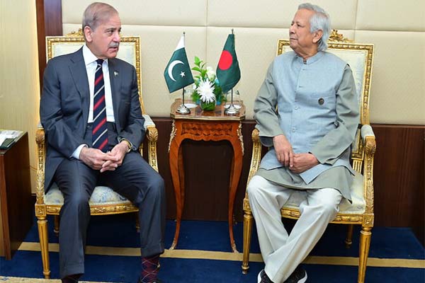 پاکستان بنگلہ دیش کے درمیان نیا ویزا کھیل شروع، بھارت کے لیے بڑھے گا خطرہ