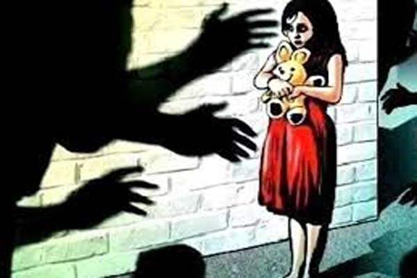 پانچ سال کی بچی کا زیادتی کے بعد قتل، گھر سے دور ٹوٹےٹوائلٹ سےملی لاش، پرائیویٹ پارٹ سےنکل رہا تھاخون