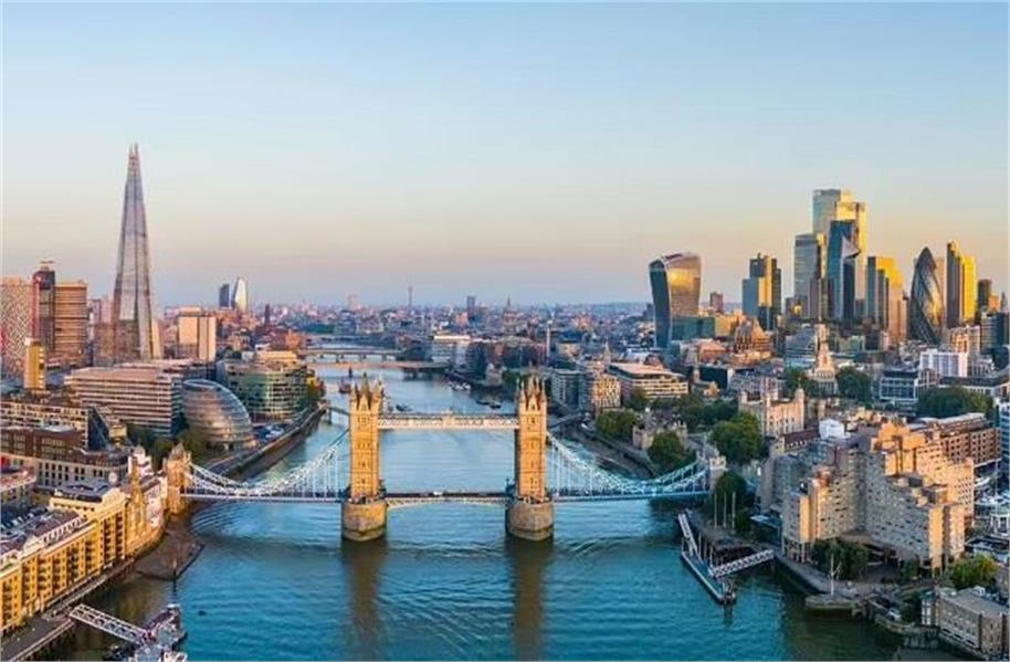 برطانیہ کے سفر سے متعلق فرانس، کینیڈا اور میکسیکو سمیت ان ممالک کی اپنے شہریوں کو وارننگ