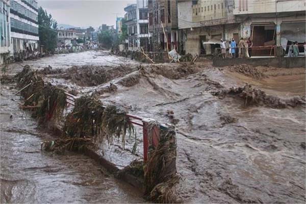 پاکستان میں قدرت کا قہر: اب تک 750 سے زائد افراد ہلاک، 20 ارب روپے کا انفراسٹرکچر تباہ