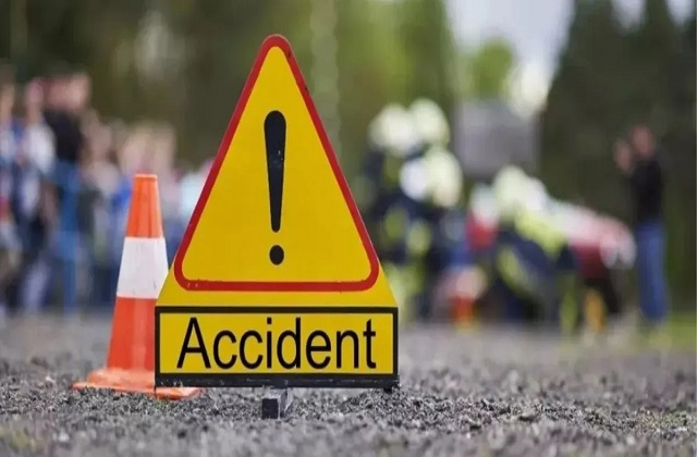 بڑا حادثہ : تیز رفتار تھار نے تین موٹر سائیکلوں کو ماری ٹکر، 4 افراد جاں بحق، 3 شدید زخمی