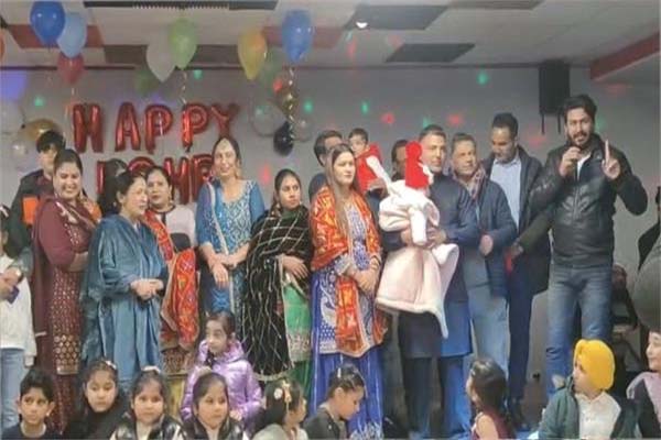 اٹلی کی سرزمین پر لگی رونقیں، جالندھر کے خاندان نے تیسری بیٹی کی لوہڑی منا کر مثال قائم کر دی