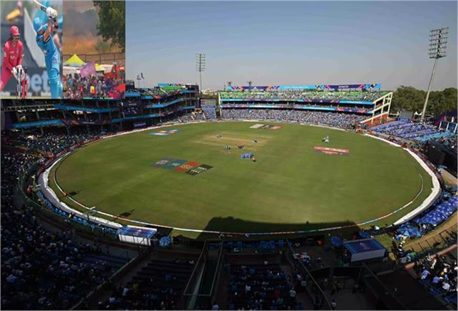 لائیو میچ میں ہڑکمپ : اچانک ہوئے حادثے سے اسٹیڈیم میں افرا تفری ! دیکھتے - دیکھتے مچ گئی چیخ وپکار