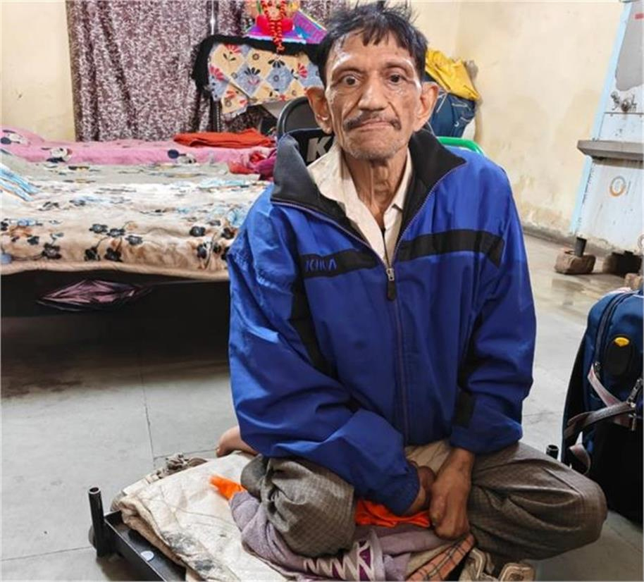 بھیک مانگنے والا نکلا کروڑ پتی ! لگژری کار، ڈرائیور، 3 عالیشان مکان اور 3 آٹو کا مالک ، سود پر بھی دیتا تھا پیسے