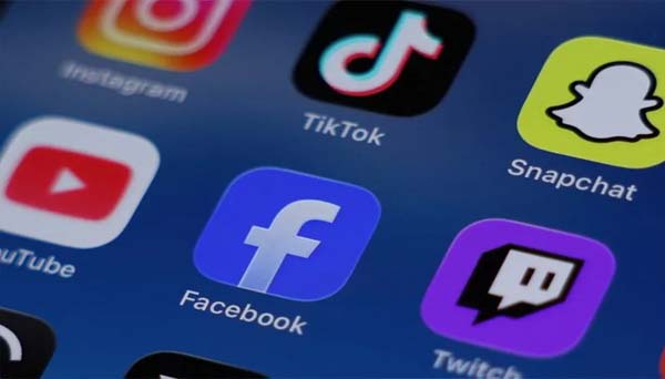 بچوں کے لیے سوشل میڈیا پر لگی پابندی، اس ملک نے اٹھایا ''تاریخی قدم