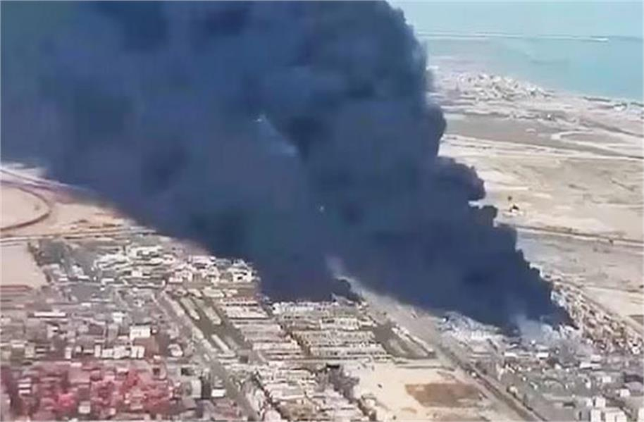 ایران کے عباس بندرگاہ پر بڑا دھماکہ، ریوولیوشنری گارڈ کو نشانہ بنانے کا دعویٰ خارج