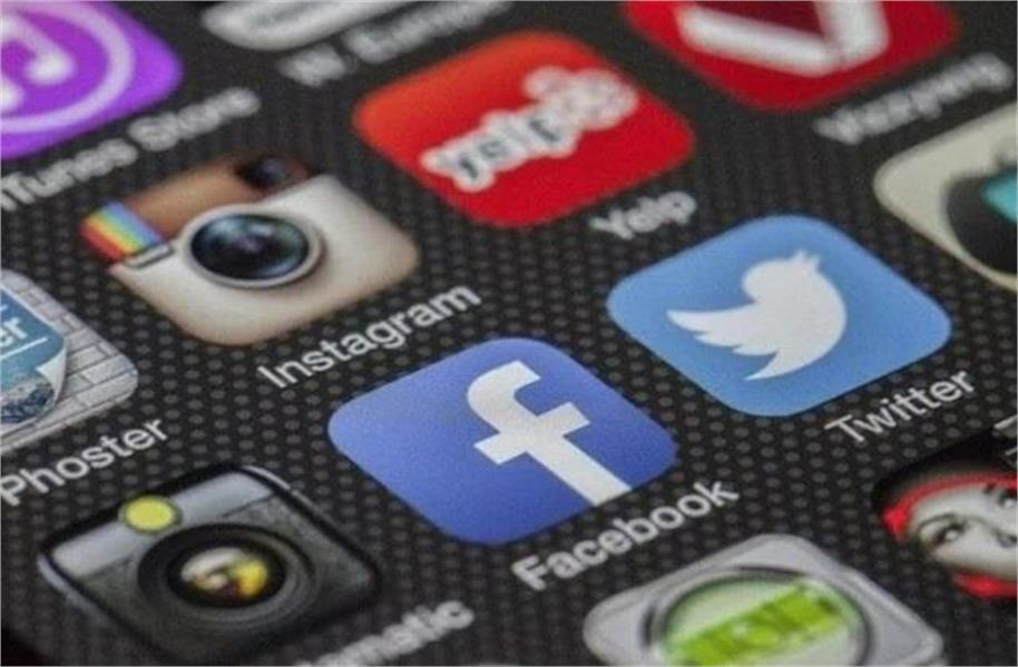 فرانس میں سوشل میڈیا سے متعلق بڑا فیصلہ، 15 سال سے کم عمر افراد پر مکمل پابندی
