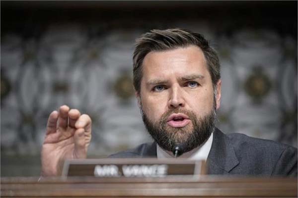 جے ڈی وینس نے ٹرمپ ایکشن کا دفاع کیا،کہا- وینزویلا پر کارروائی غیر قانونی نہیں، مادورو کو وارننگ کو ہلکے میں لینا پڑ ا مہنگا