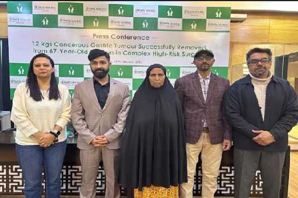 فورٹس کے ڈاکٹروں نے ایتھوپیائی خاتون کے پیٹ سے 12 کلو وزنی رسولی نکال لی