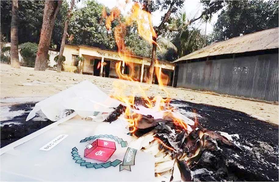 بنگلہ دیش کے نئے وزیر اعظم طارق رحمان کی اگنی پریکشا شروع، انتخابات ختم ہوتے ہی خون خرابہ، بم دھماکے اور جھڑپوں میں 3 افراد کی موت