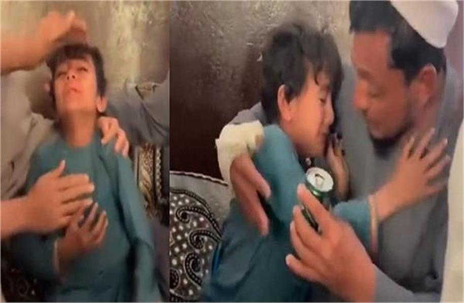 افغانستان پر پاکستان کے حملے میں پورا خاندان ختم، زندہ بچنے والے 6 سالہ بچے کی سسکیاں دنیا کو رُلا رہیں، دیکھیں ویڈیو
