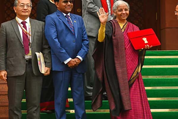 مرکزی بجٹ: دہلی پولیس کے لیے 12,503 کروڑ روپے کا اعلان؛ جدید ٹریفک سسٹم اور سلامتی پر زور