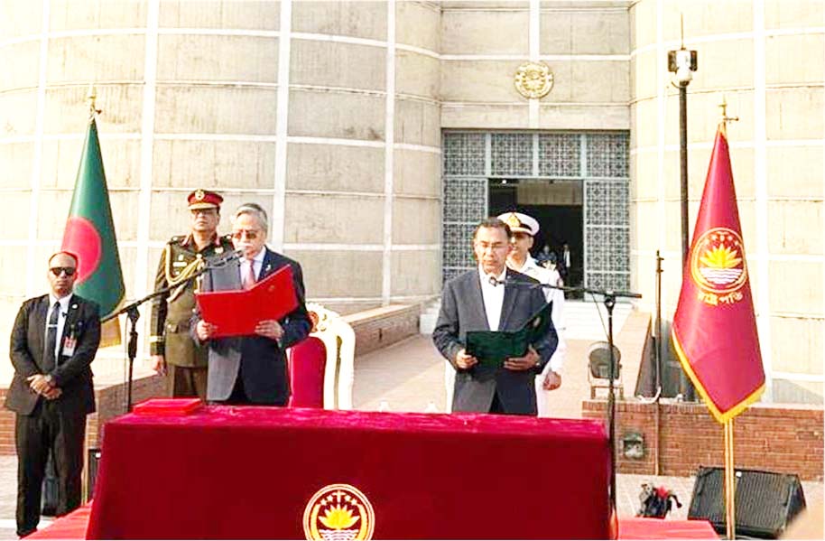 تین دہائیوں بعد بنگلہ دیش کی سیاست میں تاریخی باب کا اضافہ، طارق رحمان نے وزیر اعظم کے عہدے کا اٹھایاحلف