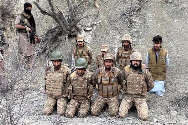 پاکستانی جوانوں نے کیا سرنڈر! بی ایل اے نے ویڈیو جاری کر کے 7 دنوں کا دیاالٹی میٹم