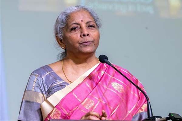 ٹرمپ ٹریف: ٹرمپ کے 15 فیصد عالمی ٹریف پر وزیر خزانہ نرملا سیتارمن نے کہا- جلد بازی میں بیان دینا درست نہیں