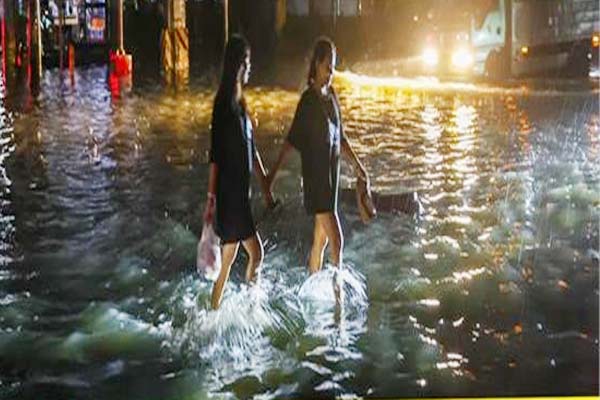 فلپائن میں پینہا طوفان نے مچائی تباہی، 4ہلاک اور سکول کالج بند،6,000 سے زائد بے گھر