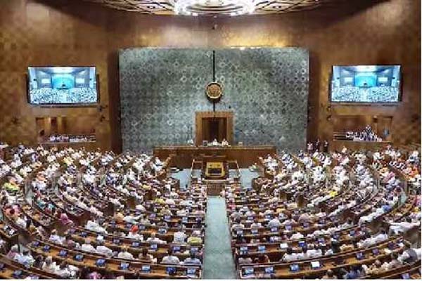 حکومت اور اپوزیشن کے درمیان شدید نوک جھونک کے بعد لوک سبھا کی کارروائی پورے دن کے لیے ملتوی