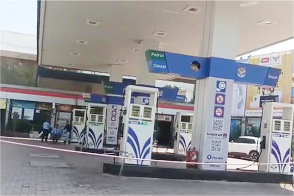 جالندھر - لدھیانہ میں دو پٹرول پمپ بند،لوگوں میں مچی ہاہاکار