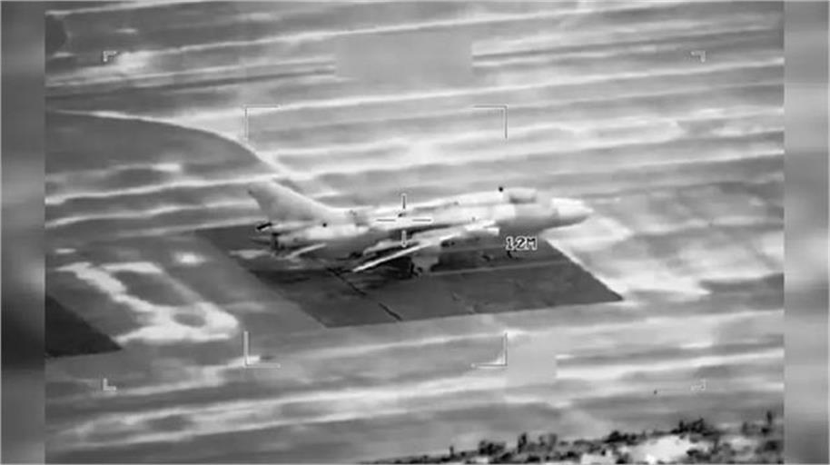 ویڈیو میں دیکھیں: امریکہ نے کیسے ایران کے لڑاکا طیارے اور ڈرون تباہ کئے