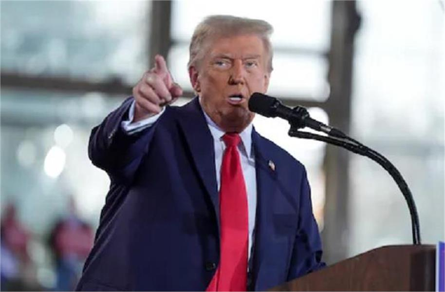 ایران کے اہم تیل جزیرے پر امریکی بمباری، ٹرمپ نے دی تیل کے بنیادی ڈھانچے کو نشانہ بنانے کی وارننگ