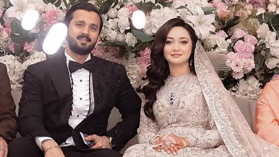 اس کروڑ پتی یو ٹیوبر نے دنیا کے سامنے لائیوپوڈ کاسٹ میں بیوی کو دی طلاق، حمل کے دوران دیا تھا دھوکہ