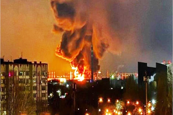 زیلینسکی کے متحدہ عرب امارات پہنچتے ہی روس نے برسا ئی موت :یوکرین پر رات بھر داغے 270سے زیادہ ڈرون،5 افراد ہلاک