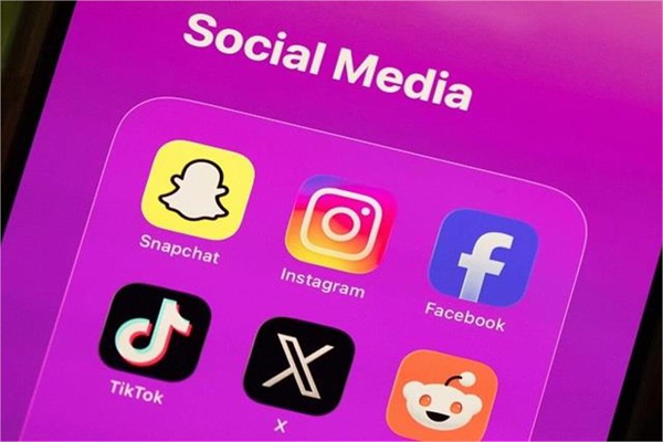 سوشل میڈیا بین: فیس بک اور انسٹاگرام پر بچے اکاونٹ نہیں بنا سکیں گے، آسٹریلیا کے بعد اب اس ملک نے سوشل میڈیا پر لگا ئی پابندی