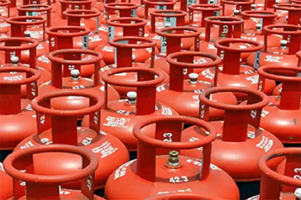 گھریلو ایل پی جی سلنڈر 60 روپے اور کمرشیل سلنڈر 114.50 روپے مہنگا