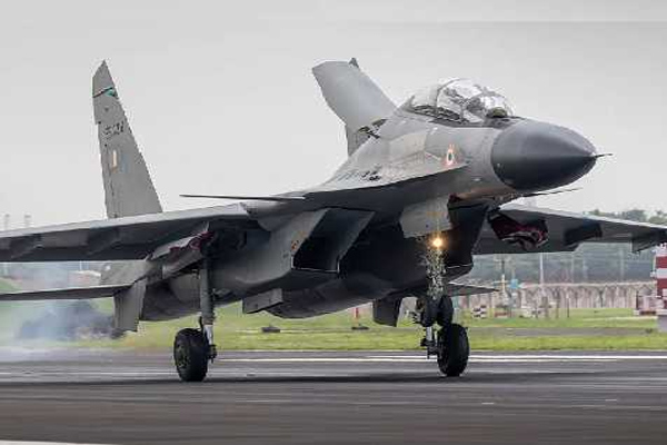 فضائیہ کا سخوئی لڑاکا طیارہ گر کر تباہ