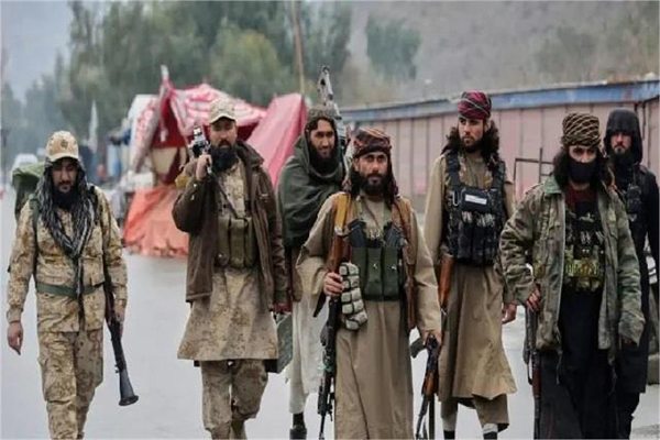 پاکستان کے نوشکی ضلع میں سخت لاک ڈاون، آمد و رفت بند، بازار سیل، شہر چھاونی میں تبدیل